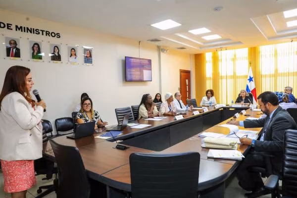 Buscar destitución de director de Senadap.