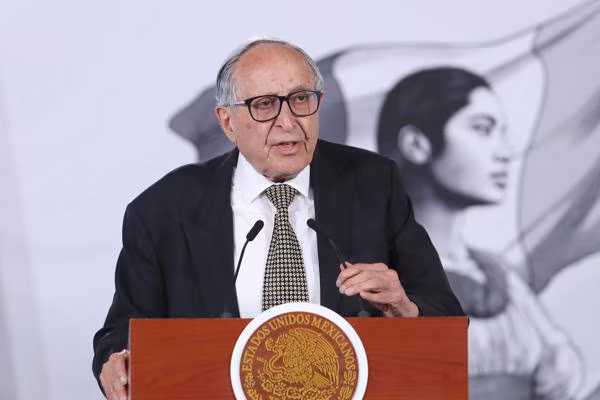 La Secretaría de Salud de México emitió avisos epidemiológicos por ébola y hantavirus y confirmó que mantiene vigilancia activa para detectar posibles casos en el país. Durante la conferencia presidencial, el secretario de Salud, David Kershenobich informó que ambos virus son monitoreados debido a brotes registrados en otras regiones y al riesgo de importación de casos.