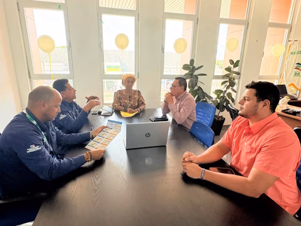 Con el propósito de articular acciones oportunas frente a las proyecciones climáticas de los próximos meses, la directora regional del Ministerio de Desarrollo Agropecuario (MIDA) en Herrera, Annabell Salabarria, sostuvo reunión con el gobernador de la provincia, Elías Corro Cano.
