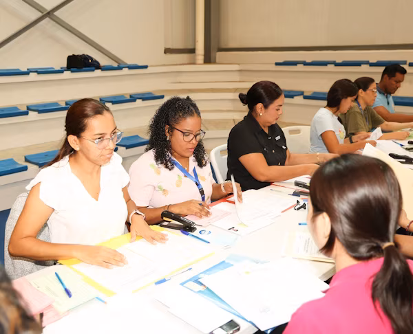 El Instituto para la Formación y Aprovechamiento de Recursos Humanos (IFARHU) culminó con éxito, a nivel nacional, la jornada de recepción de documentos para los 131,697 estudiantes preseleccionados en el Concurso General y el Programa de Apoyo Económico para Estudiantes con Discapacidad.