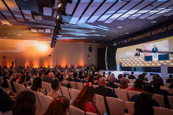 El presidente de la República de Panamá, José Raúl Mulino, invitó a líderes empresariales y a representantes de zonas francas establecidas en todo el mundo a aprovechar las facilidades que ofrece Panamá a fin de invertir, expandir sus operaciones y conectar nuevos mercados, durante el acto de inauguración del XII Congreso de la Organización Mundial de Zonas Francas, que se celebra en este país.