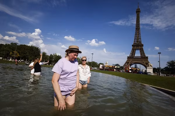 Ginebra (EFE).- La ola de calor afecta a millones de personas en 24 países de Europa, y podría prolongarse al menos las dos próximas semanas, según la Organización Meteorológica Mundial (OMM), que ha alertado de los efectos en cadena que tiene en la actividad económica, las infraestructuras, la agricultura y el medio ambiente.