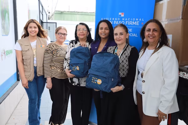 El Ministerio de Desarrollo Social de Panamá (MIDES) recibió en fecha reciente, una importante donación de 800 Dignity kits por parte del Fondo de Población de las Naciones Unidas (UNFPA), con el propósito de fortalecer la atención y el acompañamiento que se ofrece a poblaciones en situación de vulnerabilidad.