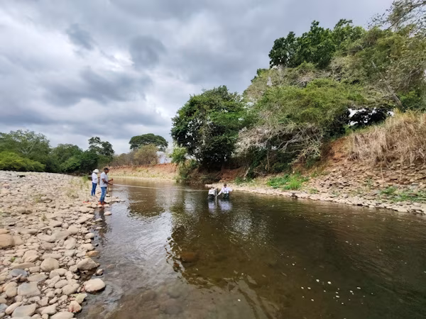 • MiAMBIENTE realizará evaluación integral y ordenamiento del recurso hídrico El Ministerio de Ambiente de Panamá (MiAMBIENTE) aclaró este martes, 2 de junio, que la empresa Tecnolac Group, S.A. no tiene concesión alguna para el uso del agua del río Chico, en Coclé.