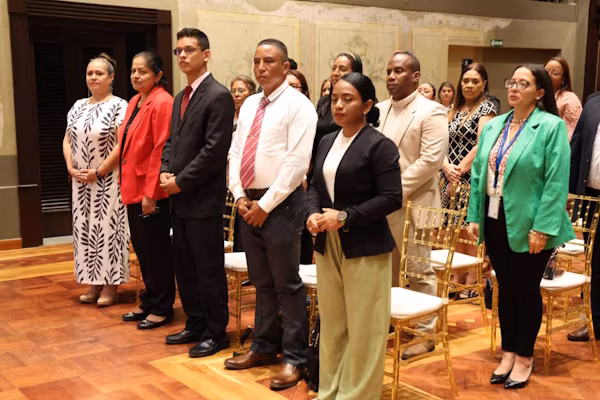 Tras un acto simbólico, Jueces Comunitarios de las provincias de Panamá Centro y Panamá Oeste, tomaron posesión de sus cargos durante un evento celebrado este lunes, 1 de mayo, en el Palacio de Gobierno en el Casco Antiguo.
