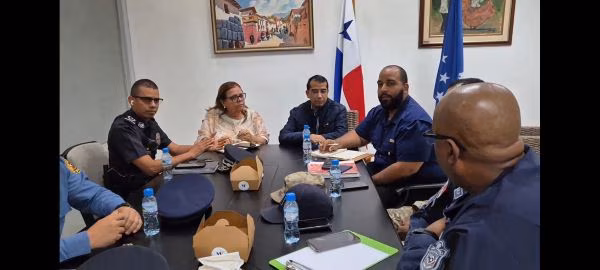 Autoridades analizan la situación presentada.