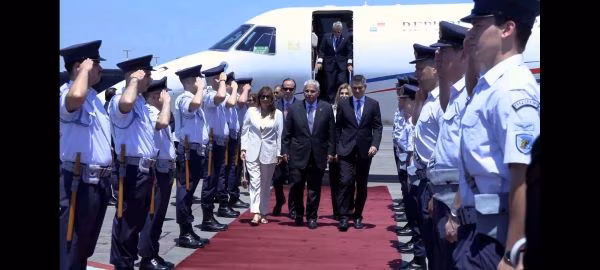 Mulino se encuentro en gira por Grecia.