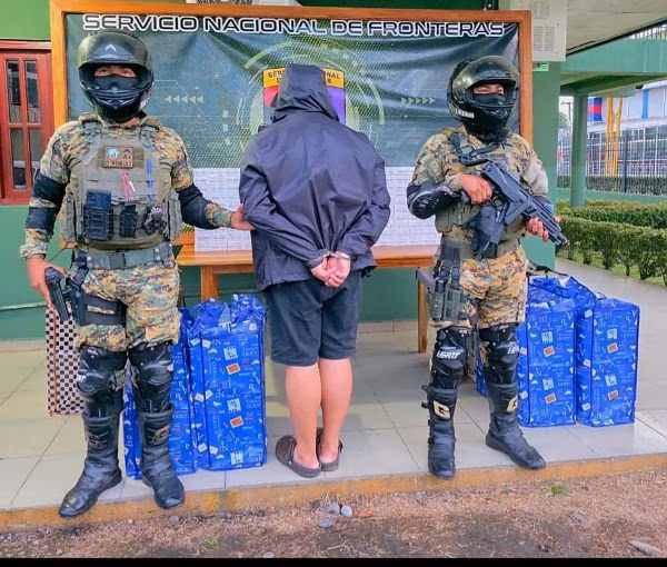 El conductor del vehículo fue aprehendido.