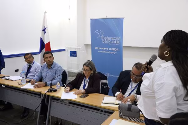 Defensoría se reúne con familiares de las personas privadas de libertad.