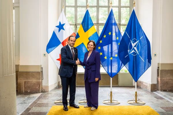 Panamá y Suecia estrecha sus relaciones.