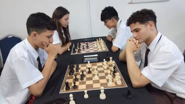 Herrera escoge a su representantes.