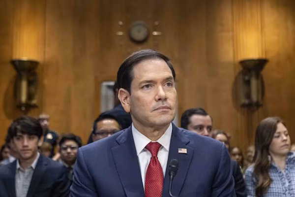 Manama (EFE).- El secretario de Estado estadounidense, Marco Rubio, afirmó este jueves desde Baréin que es “inaceptable” que Irán imponga tarifas al tránsito de buques en el estrecho de Ormuz, y aseguró que Washington quiere acuerdo con Teherán, pero “no a cualquier precio”.