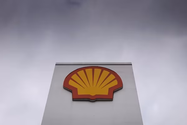 Caracas (EFE).- Venezuela otorgó este jueves a la británica Shell una licencia para el desarrollo de una primera fase de exploración y explotación del campo de gas Loran, que cuenta con siete yacimientos, de los cuales seis son transfronterizos con Trinidad y Tobago, informó el Gobierno del país suramericano.