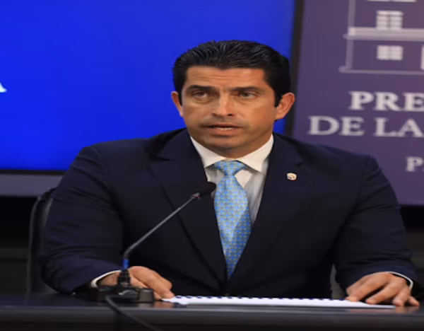 El proyecto de Presupuesto General del Estado presentado este miércoles por el Gobierno Nacional ante la Asamblea Nacional, por B/.35,111.7 millones, contempla una cifra de B/.12,564 millones en inversiones para beneficio de la población en los renglones de agua, vivienda, carreteras, transporte, salud, educación, cultura y deportes, explicó el secretario de Metas Presidenciales de Panamá, José Ramón Icaza.
