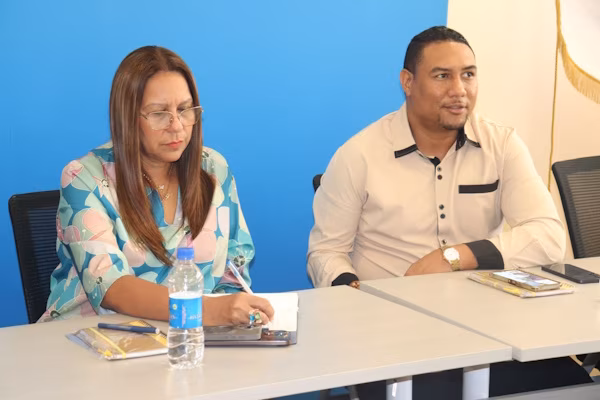 Con miras a reforzar la cultura vial y promover una movilidad más segura e inclusiva, el Instituto Panameño de Habilitación Especial (IPHE) y la Autoridad del Tránsito y Transporte Terrestre (ATTT) presentaron en fecha reciente, el Programa de Educación Vial Infantil: "Hacia una educación vial inclusiva para Panamá", una iniciativa que favorecerá a más de 18 mil estudiantes con discapacidad en todo el país.