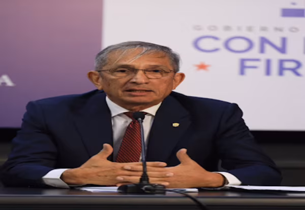 El Consejo de Gabinete de Panamá aprobó este miércoles un proyecto de ley "que adiciona un artículo a la Ley 106 de 1974, por la cual se establece el Impuesto a las Transferencias de Bienes Inmuebles; y modifica la Ley 4 de 1994, que establece el sistema de intereses preferenciales al sector agropecuario”. Este proyecto estuvo a cargo del ministro de Economía y Finanzas de Panamá (MEF), Felipe Chapman y consiste en que la primera operación de venta de viviendas nuevas esté exenta del Impuesto a la Transferencia de Bienes Inmuebles (ITBI), siempre que esta venta se formalice dentro de los dos siguientes años contados a partir de la fecha de expedición del permiso de ocupación.