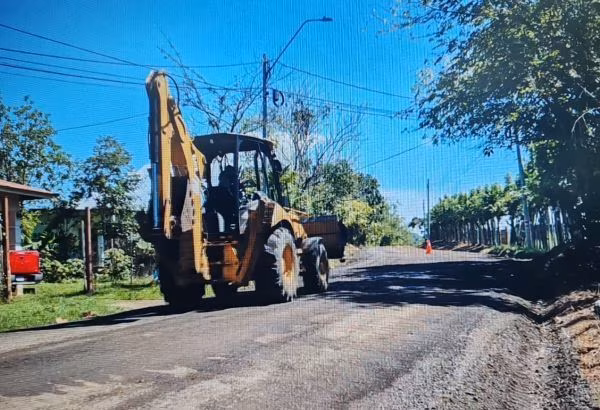 MOP rehabilita carretera en Veraguas.