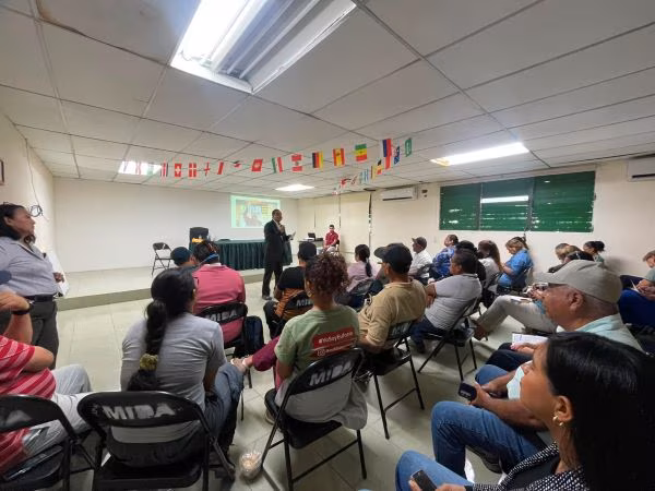 Alfabetización constitucional sigue sus capacitaciones.