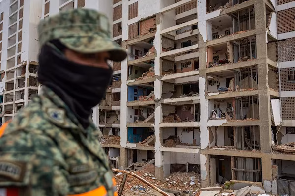 Caracas (EFE).- Las labores de rescate continúan este miércoles a contrarreloj en Venezuela, tras cumplirse una semana del doble terremoto de magnitud 7,2 y 7,5, que ha dejado al menos cerca de 2.000 muertos y 10.571 heridos, según cifras del Gobierno, que no ha actualizado el número de desaparecidos.