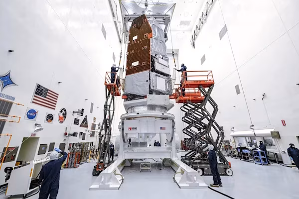 Miami (EE.UU.) (EFE).- El telescopio espacial Nancy Grace Roman, con un campo de visión al menos cien veces mayor que el del Hubble, ultima en el Centro Espacial Kennedy, de Florida, los preparativos de su lanzamiento, previsto para no antes del 30 de agosto a bordo de un cohete de la empresa SpaceX.