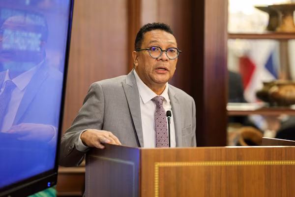 El Consejo de Gabinete de Panamá aprobó la resolución N. 82-26 que autoriza el contrato mediante procedimiento excepcional, entre la Caja de Seguro Social (CSS) y la empresa Assa Compañía de Seguros, S.A., para el “Servicio de Contratación de las Pólizas de Seguro del Año 2025”, por la suma de tres millones doscientos siete mil seiscientos balboas (B/.3,207,600.00), por el periodo entre el 31 de diciembre de 2024 y el 31 de diciembre de 2025.