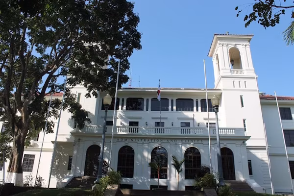 • Autoridades realizan verificaciones y coordinan análisis de muestras para determinar si existen productos con sustancias químicas de riesgo en el mercado panameño. El Ministerio de Salud de Panamá (MINSA), por medio de la Dirección General de Salud Pública y la Subdirección General de Salud Ambiental, mantiene activa la vigilancia sanitaria ante una alerta internacional relacionada con determinados juguetes blandos y apretables conocidos en forma comercial como: “Squishy” o “Squeezy Dumplings”, en los que autoridades de otros países han reportado la presencia de benceno.