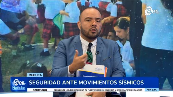 ¿Qué deben hacer los estudiantes y docentes durante un sismo? El Ministerio de Educación (MEDUCA) explicó los protocolos de seguridad que se aplican en los centros educativos de Panamá ante movimientos sísmicos. Javier Hurtado, director nacional de Educación Ambiental del MEDUCA, explicó que 3,112 centros educativos cuentan con planes escolares de gestión integral de riesgos que incluyen rutas de evacuación, puntos de encuentro y brigadas de respuesta.