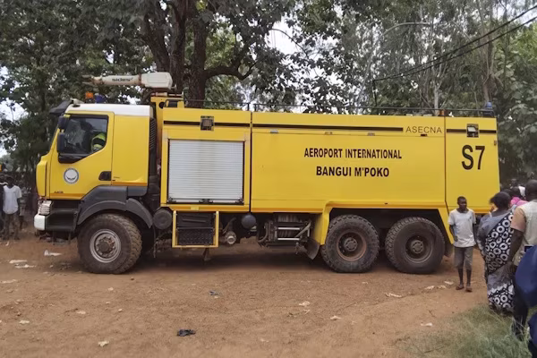 Bangui (EFE).- Unas cien personas murieron en un deslizamiento de tierra ocurrido en una mina artesanal de oro en el oeste de la República Centroafricana (RCA), en la localidad de Zamboye, confirmaron a EFE este miércoles las autoridades locales y testigos.