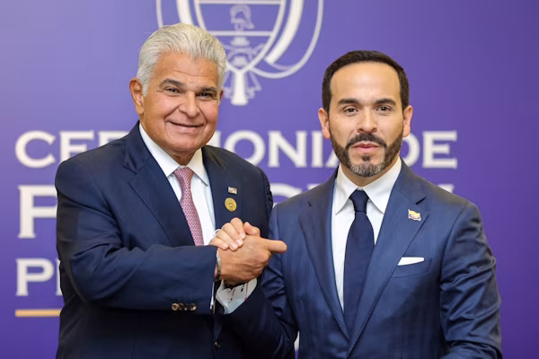 El presidente de Panamá, José Raúl Mulino, y el mandatario electo de Colombia, Abelardo de la Espriella, sostuvieron una reunión bilateral el viernes, 7 de agosto de 2026 en la cual los temas centrales fueron la interconexión eléctrica entre Panamá y Colombia, y el reforzamiento de la seguridad con el fin de combatir el narcotráfico y el crimen organizado.