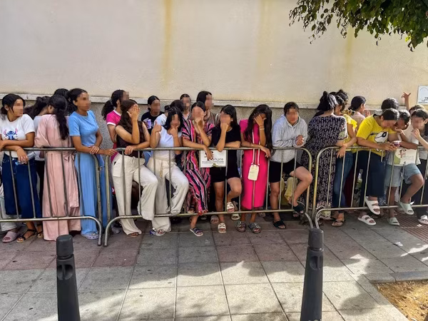 Madrid (EFE).- La Fiscalía ha contabilizado 16 agresiones sexuales en Ceuta con 17 víctimas, de las que 16 son mujeres y, en su mayoría, menores de edad y en situación irregular tras la entrada masiva de migrantes a finales de julio. La fiscal general del Estado, Teresa Peramato, ha avanzado parte de estos datos durante su visita a la ciudad autónoma en la que también ha anunciado un refuerzo de la institución en Ceuta con el envío de tres fiscales de la península.