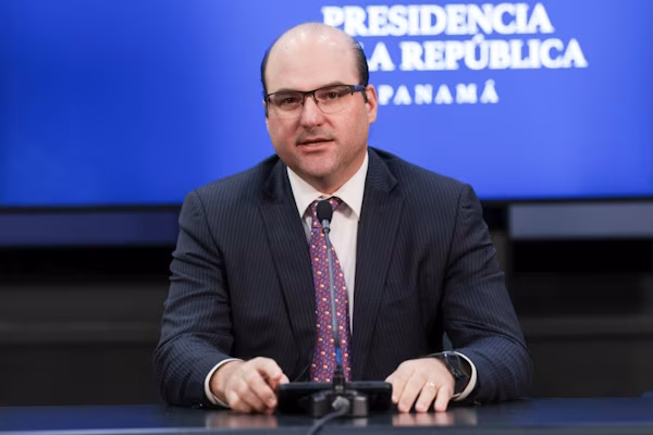 El Consejo de Gabinete de Panamá aprobó el proyecto de Resolución de gabinete No. 109-26, que autoriza a la Autoridad Nacional para la Innovación Gubernamental (AIG) a formalizar un contrato —por procedimiento excepcional— con la empresa Inversiones Tecnológicas de América, S.A. Este acuerdo contempla el servicio de mesa de ayuda, optimización de base de datos e implementación de mejoras a la plataforma tecnológica del Sistema Penal Acusatorio (SPA) en la República de Panamá. Esta contratación, que incluye capacitación, soporte y mantenimiento de los equipos de las salas de audiencias del SPA, se establece por el período comprendido del 1 de enero de 2025 al 31 de diciembre de 2025 por el monto total de B/.3,904,740.30, incluido el ITBMS.