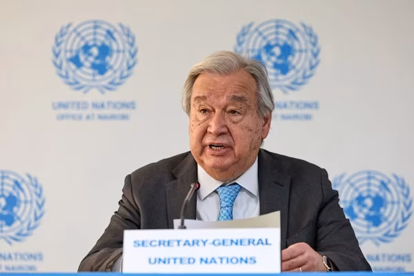 Naciones Unidas (EFE).- El secretario general de la ONU, António Guterres, pidió este miércoles a los gobiernos que asuman responsabilidades y que impulsen una visión “global y coordinada” para hacer frente a la amenaza de una inteligencia artificial (IA) “desbocada”. “No podemos permitirnos ignorar las preocupaciones que se han planteado, especialmente por quienes están en primera línea del desarrollo de la IA”, aseguró Guterres en una rueda de prensa en la sede de la ONU en relación a las advertencias de los principales líderes del sector sobre el avance de la tecnología.