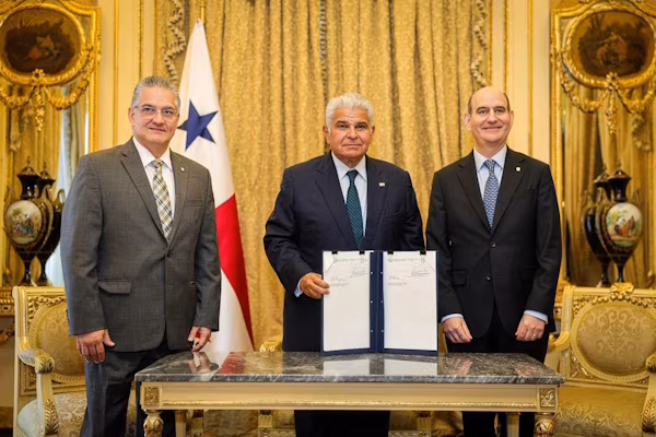 El presidente de la República de Panamá, José Raúl Mulino, sancionó la Ley 546 del 31 de agosto de 2026, la cual exonera el Impuesto de Transferencia de Bienes Inmuebles (ITBI) a la compra de la primera vivienda nueva -hasta B/. 120,000.00- así dinamizar la industria de la construcción, facilitar el acceso a la vivienda propia a familias jóvenes y acelerar la creación de empleos.