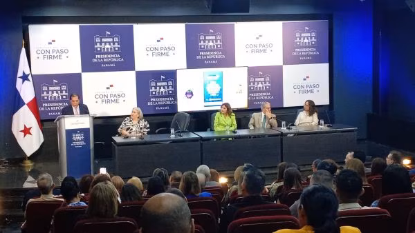 Presentan campaña de salud mental "háblalo".