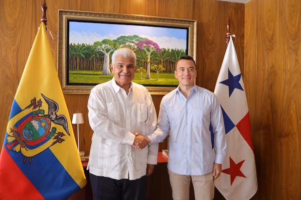 Los presidentes de Panamá, José Raúl Mulino, y de Ecuador, Daniel Noboa Azin, concluyeron en fecha reciente, un encuentro bilateral en la ciudad de Guayaquil iniciando una nueva era en las relaciones diplomáticas y económicas entre ambos países. Para esta cita, los mandatarios acordaron impulsar el proyecto de interconexión eléctrica Panamá-Colombia ahora extendiéndolo oficialmente hasta Ecuador, con el propósito de aprovechar el potencial panameño en generación eléctrica.