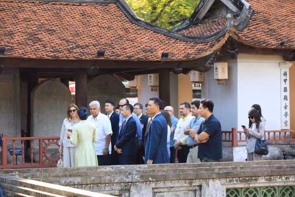 El Templo de la Literatura fue construido en 1070 y albergó la primera universidad de Vietnam.