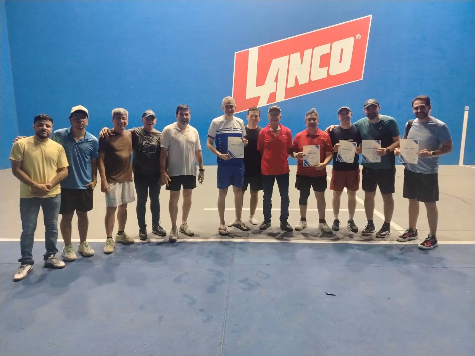 Dupla de Carlos Ortega y José Solís levantan el título de Campeones. Nacionales de Frontenis.